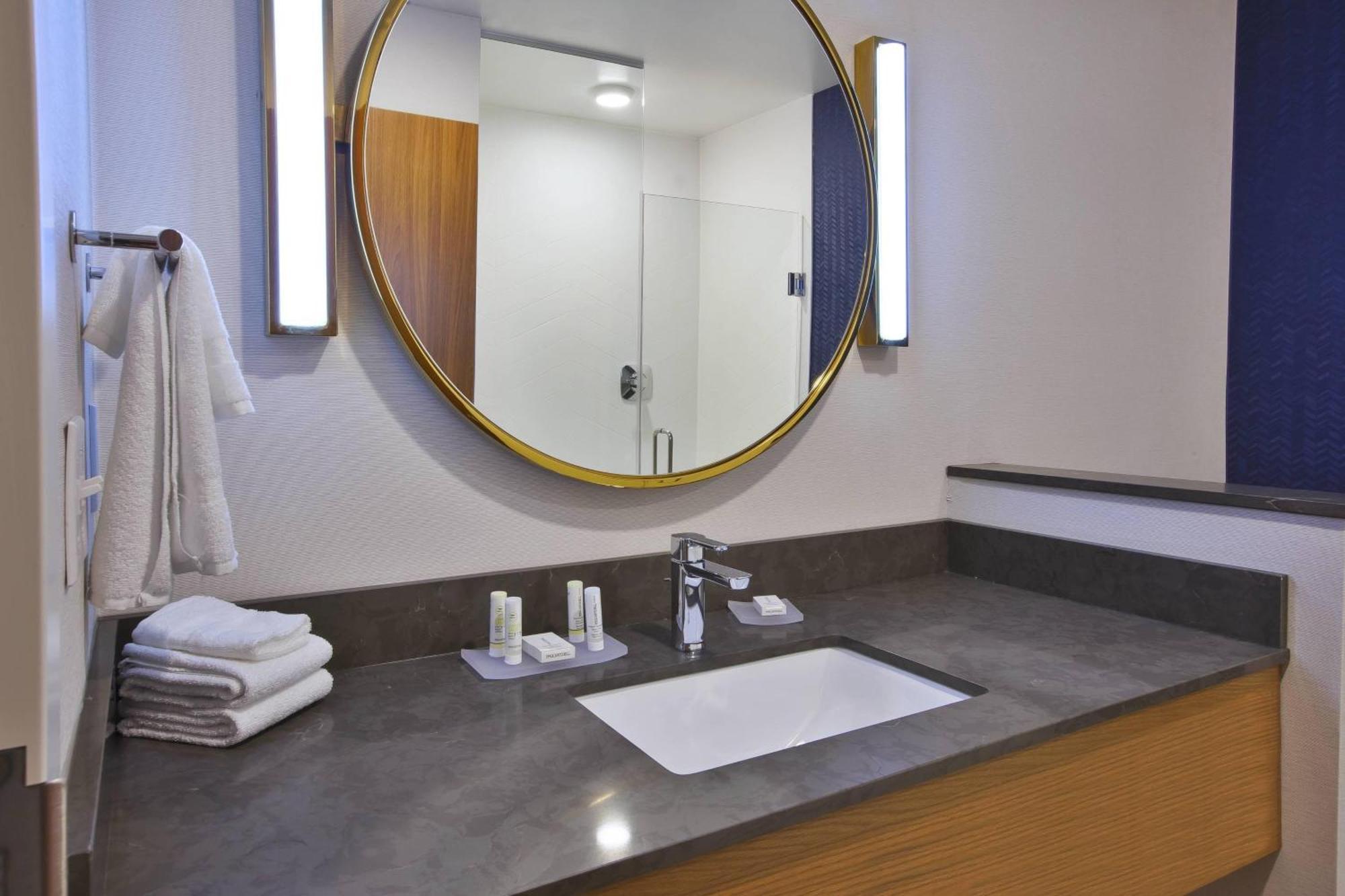 Fairfield Inn & Suites By Marriott Flint Grand Blanc Bagian luar foto